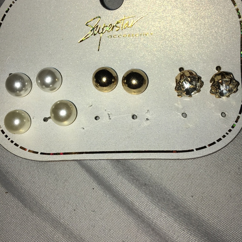 Earings•up for trade•